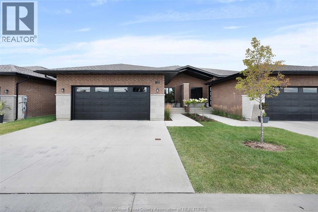 572 Lily Mac Boulevard, Windsor, ON - Outdoor