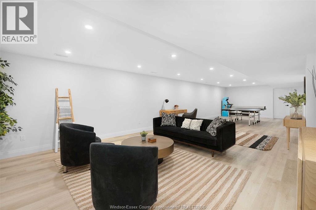 572 Lily Mac Boulevard, Windsor, ON - Indoor