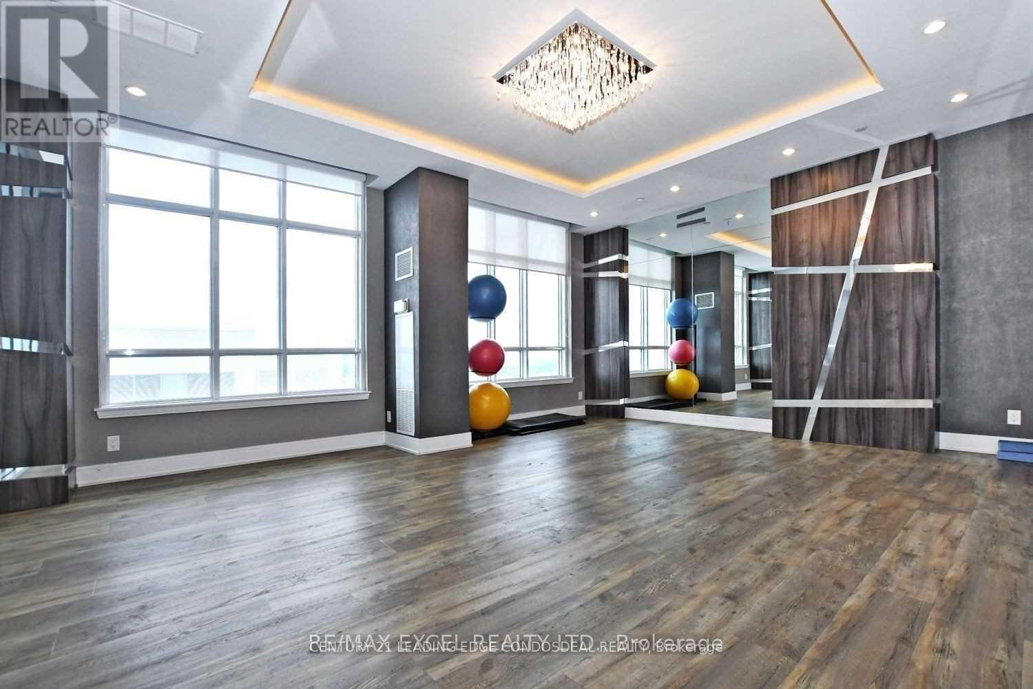 1712 - 9205 Yonge Street, Richmond Hill, ON - Indoor Photo Showing Other Room
