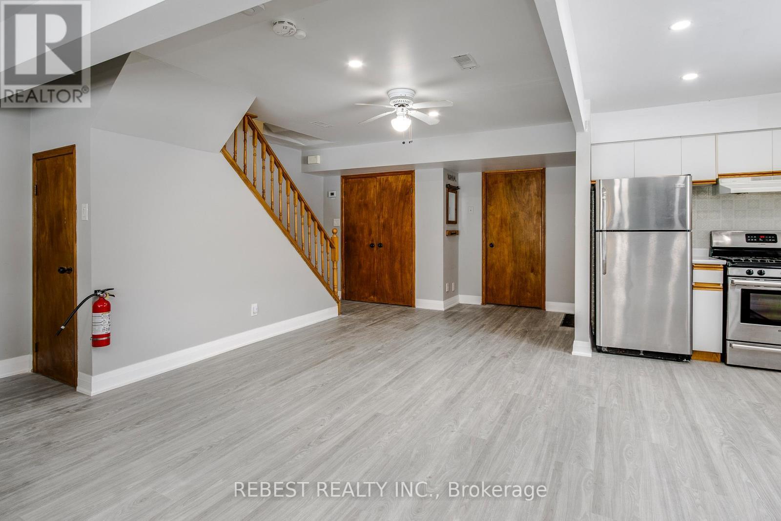 910 Concession Rd 17 W, Tiny, ON - Indoor Photo Showing Kitchen