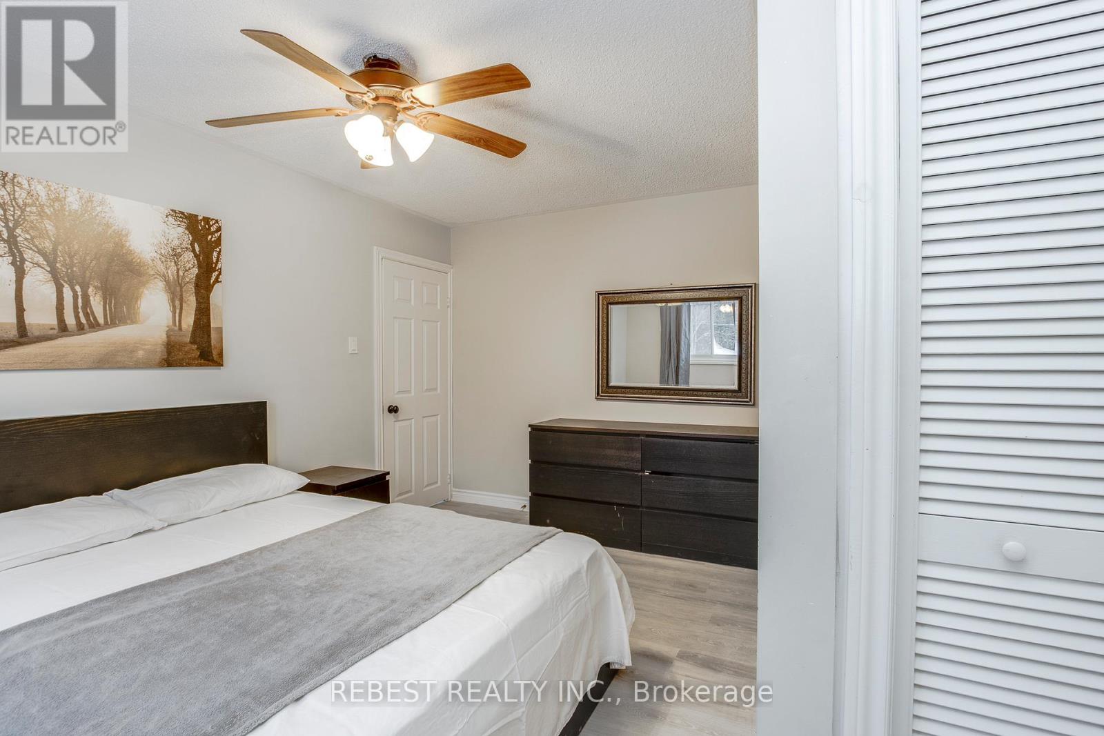 910 Concession Rd 17 W, Tiny, ON - Indoor Photo Showing Bedroom