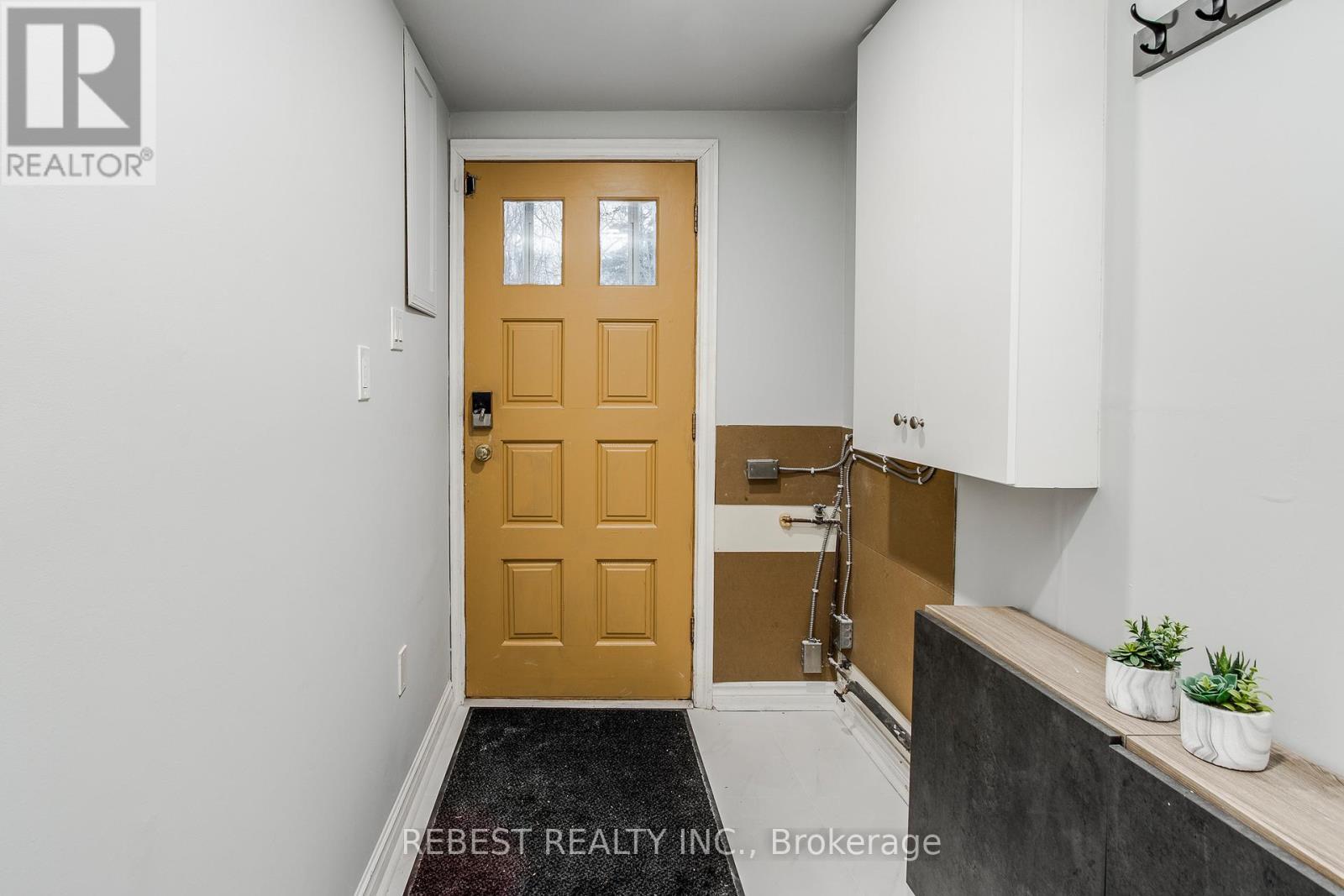 910 Concession Rd 17 W, Tiny, ON - Indoor Photo Showing Other Room