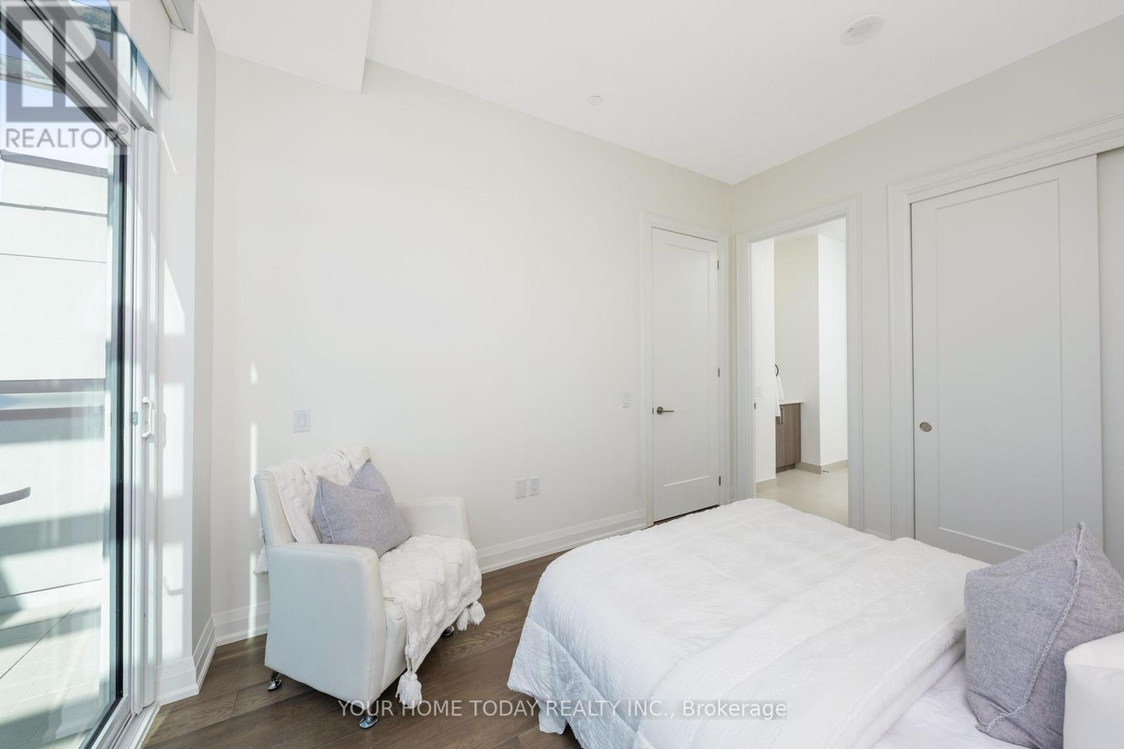 610 - 42 Mill Street, Halton Hills, ON - Indoor Photo Showing Bedroom