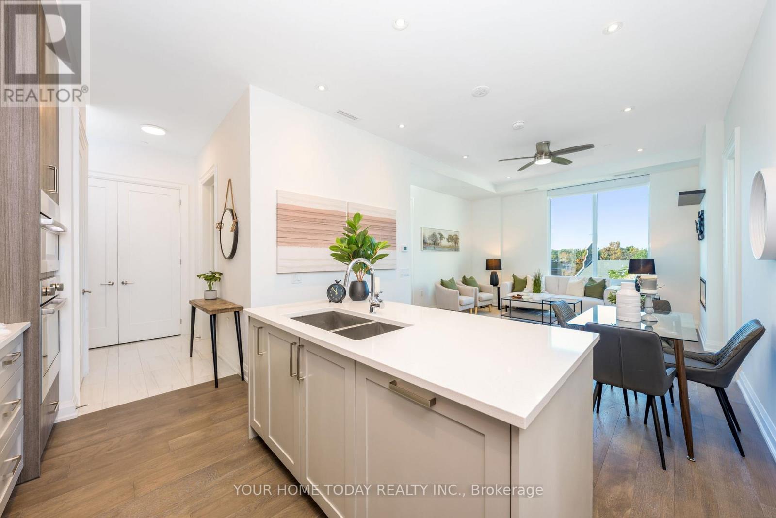610 - 42 Mill Street, Halton Hills, ON - Indoor Photo Showing Kitchen With Double Sink With Upgraded Kitchen