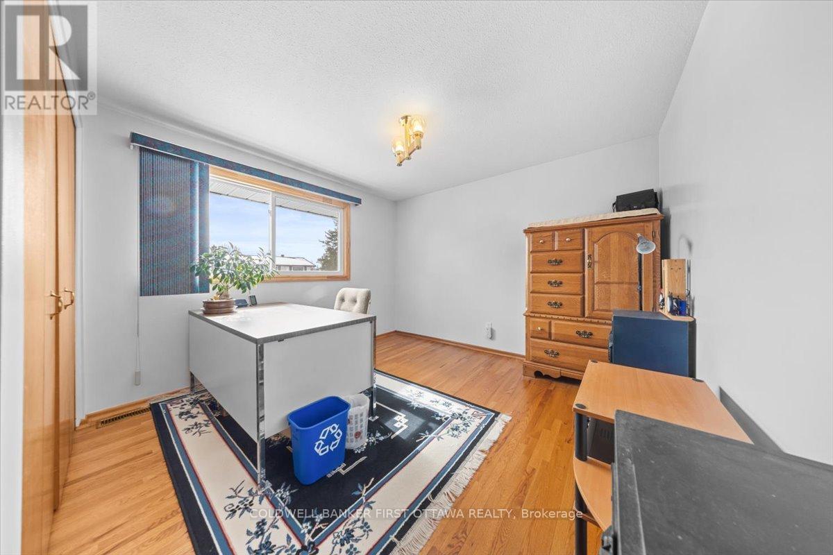 34 Hadley Circle, Ottawa, ON - Indoor