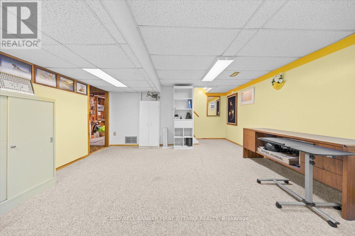 34 Hadley Circle, Ottawa, ON - Indoor Photo Showing Basement