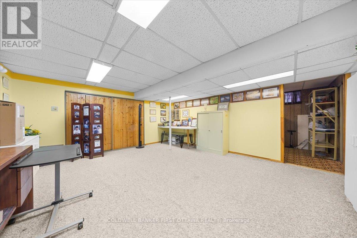 34 Hadley Circle, Ottawa, ON - Indoor Photo Showing Other Room