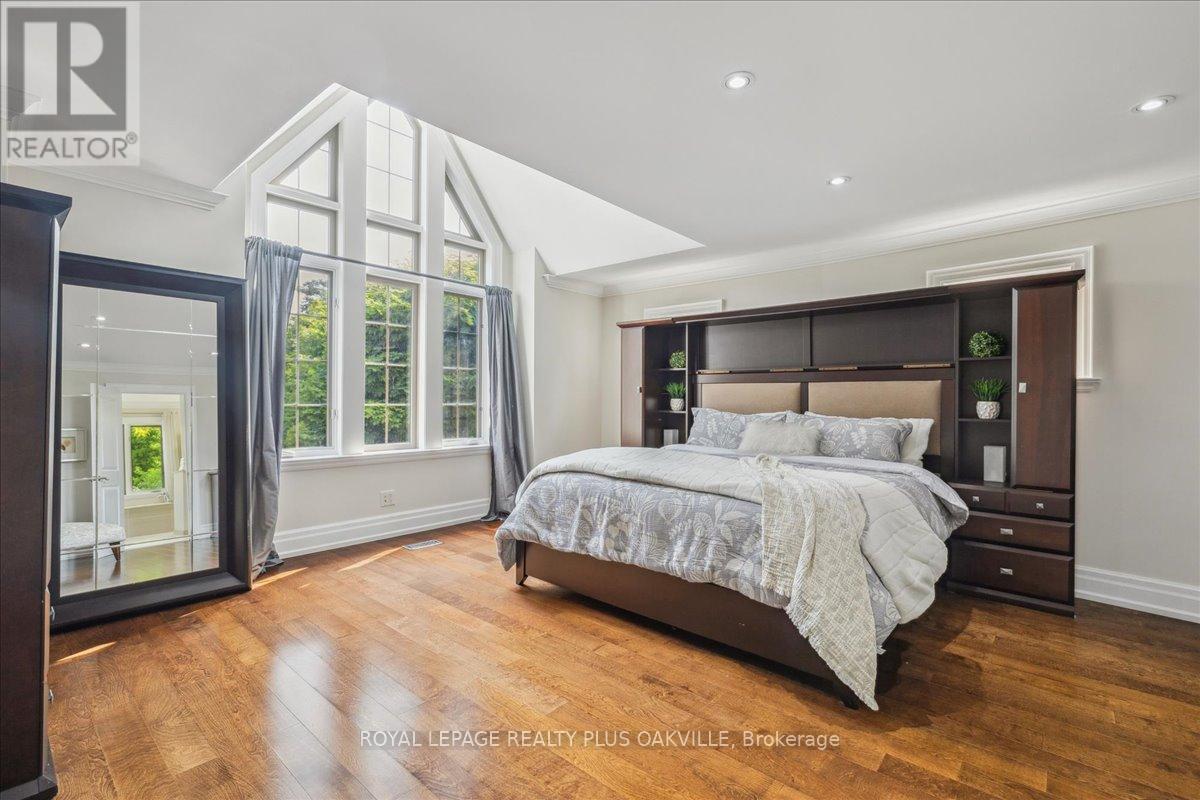 621 North Shore Boulevard E, Burlington, ON - Indoor Photo Showing Bedroom
