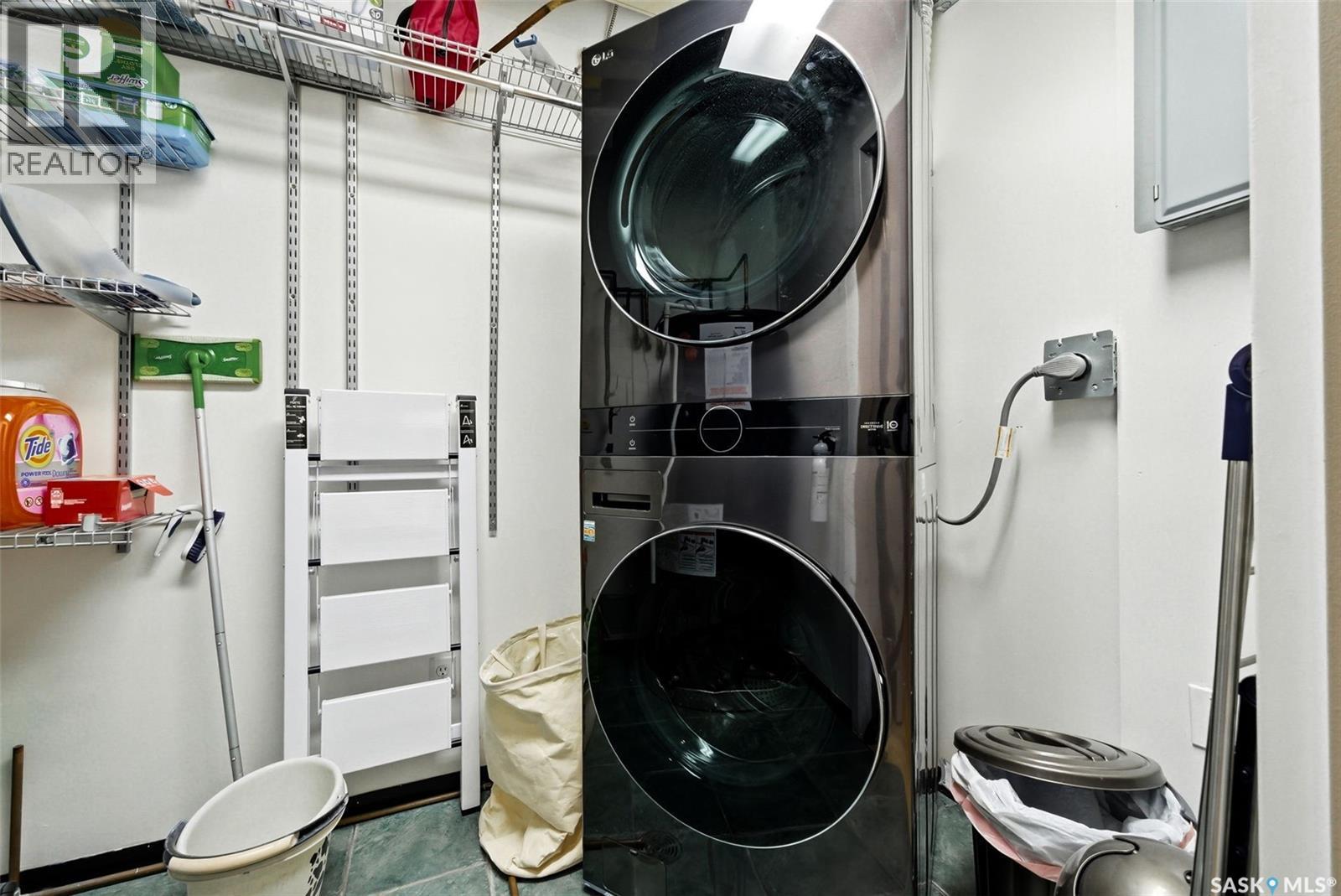 500 2020 11Th Avenue, Regina, SK - Indoor Photo Showing Laundry Room