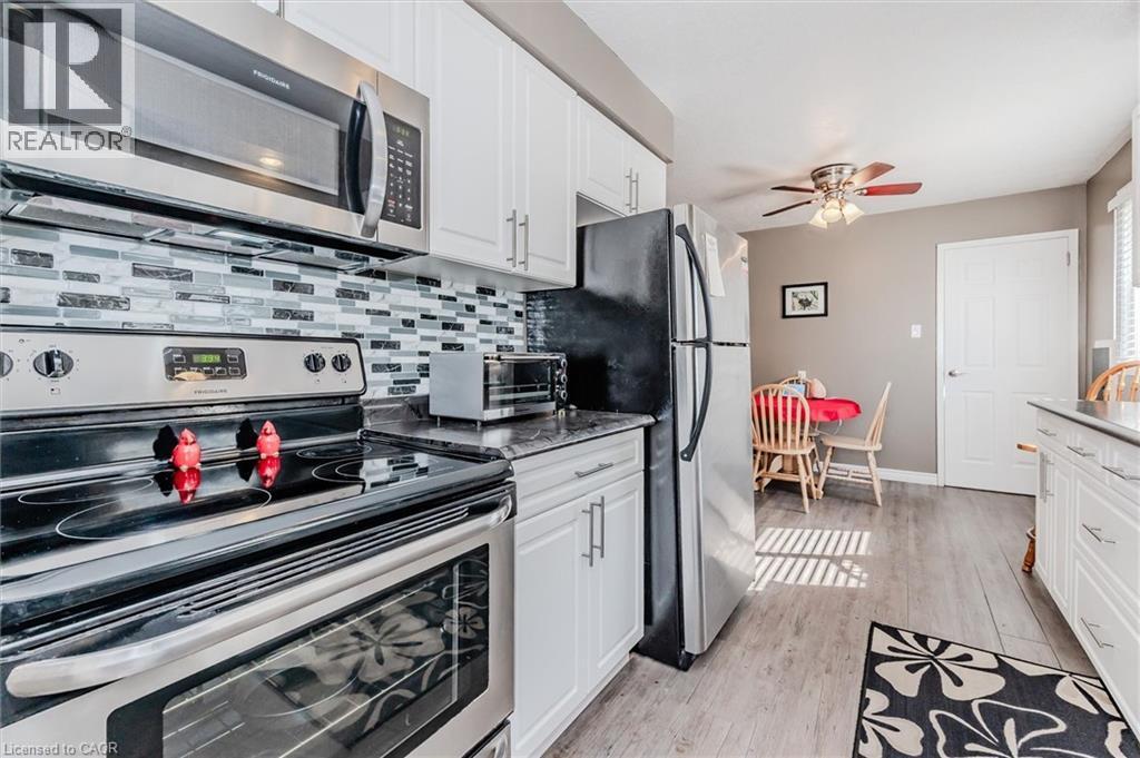 46 Roberts Crescent, Kitchener, ON - Indoor Photo Showing Kitchen
