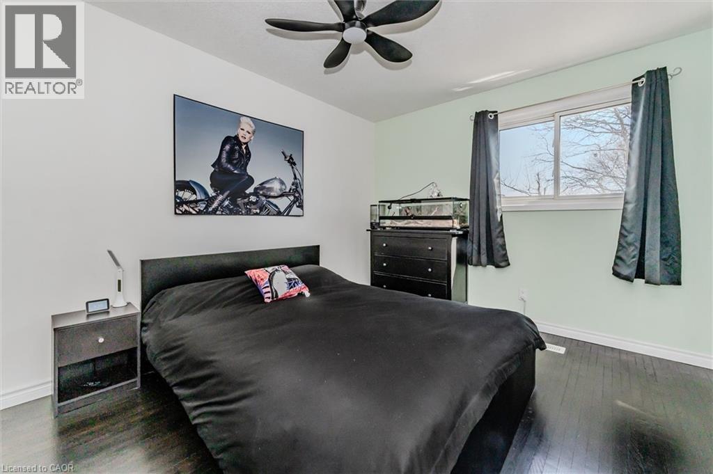 46 Roberts Crescent, Kitchener, ON - Indoor Photo Showing Bedroom