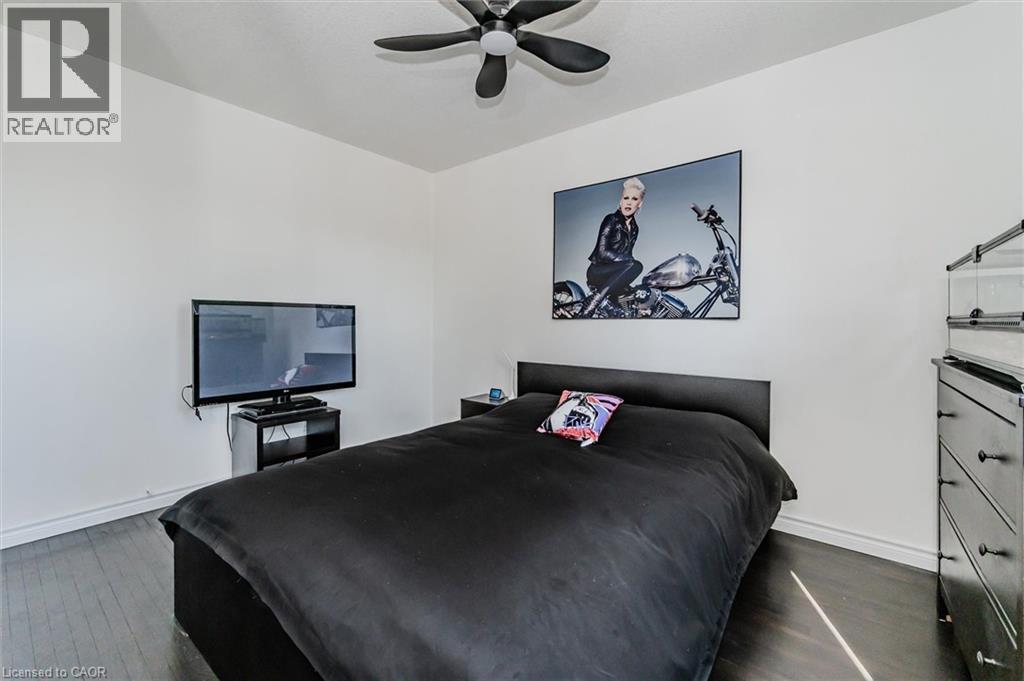 46 Roberts Crescent, Kitchener, ON - Indoor Photo Showing Bedroom