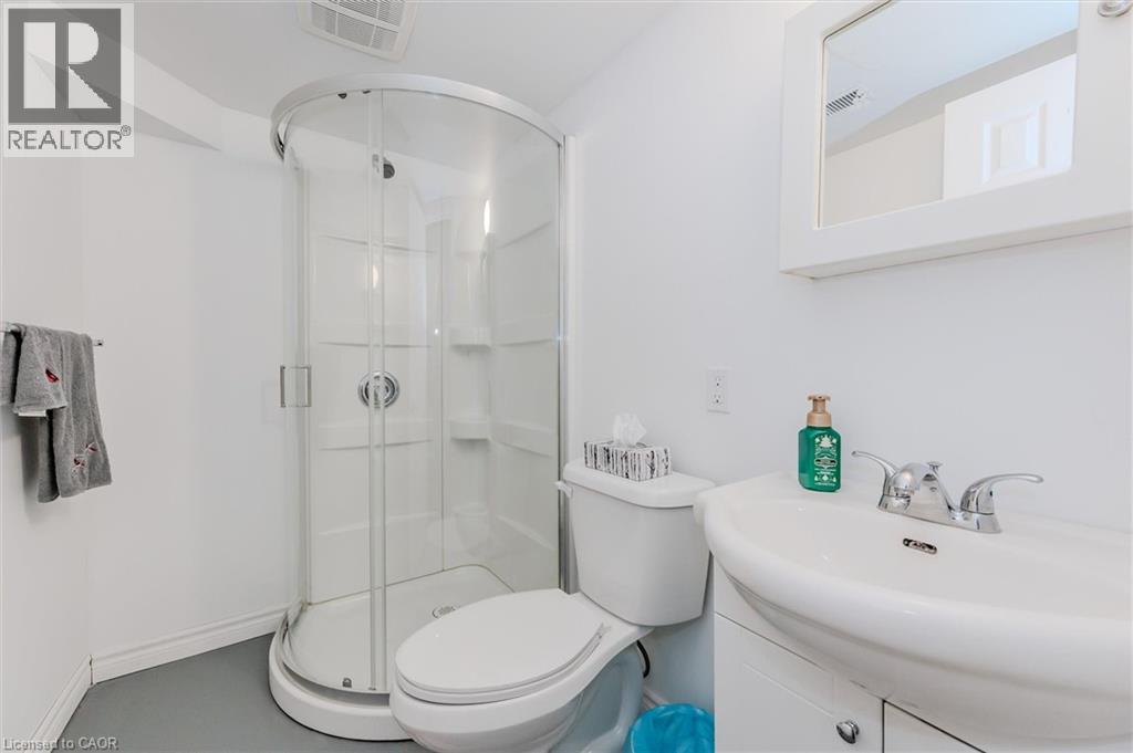 46 Roberts Crescent, Kitchener, ON - Indoor Photo Showing Bathroom