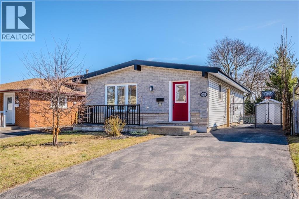 46 Roberts Crescent, Kitchener, ON - Outdoor