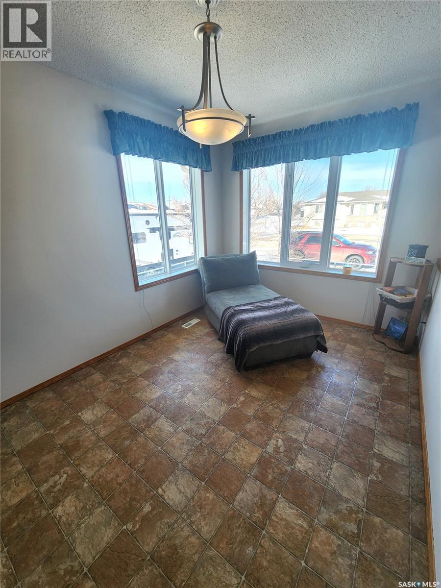 115 Carson Bay, Lampman, SK - Indoor Photo Showing Bedroom
