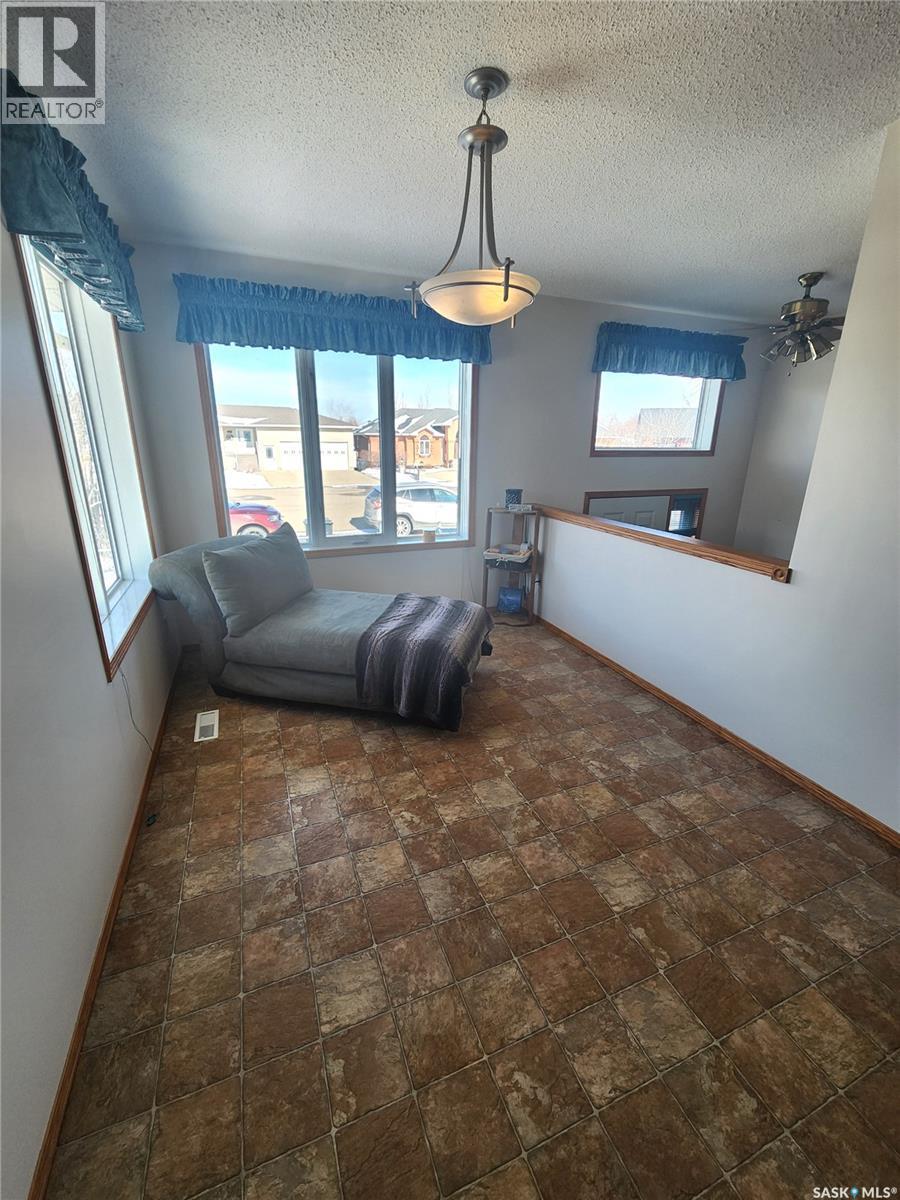 115 Carson Bay, Lampman, SK - Indoor Photo Showing Bedroom