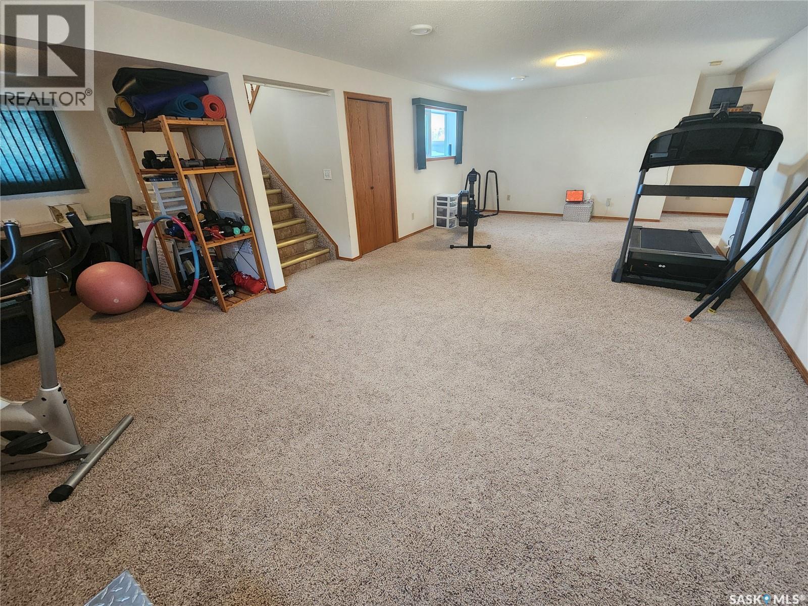 115 Carson Bay, Lampman, SK - Indoor