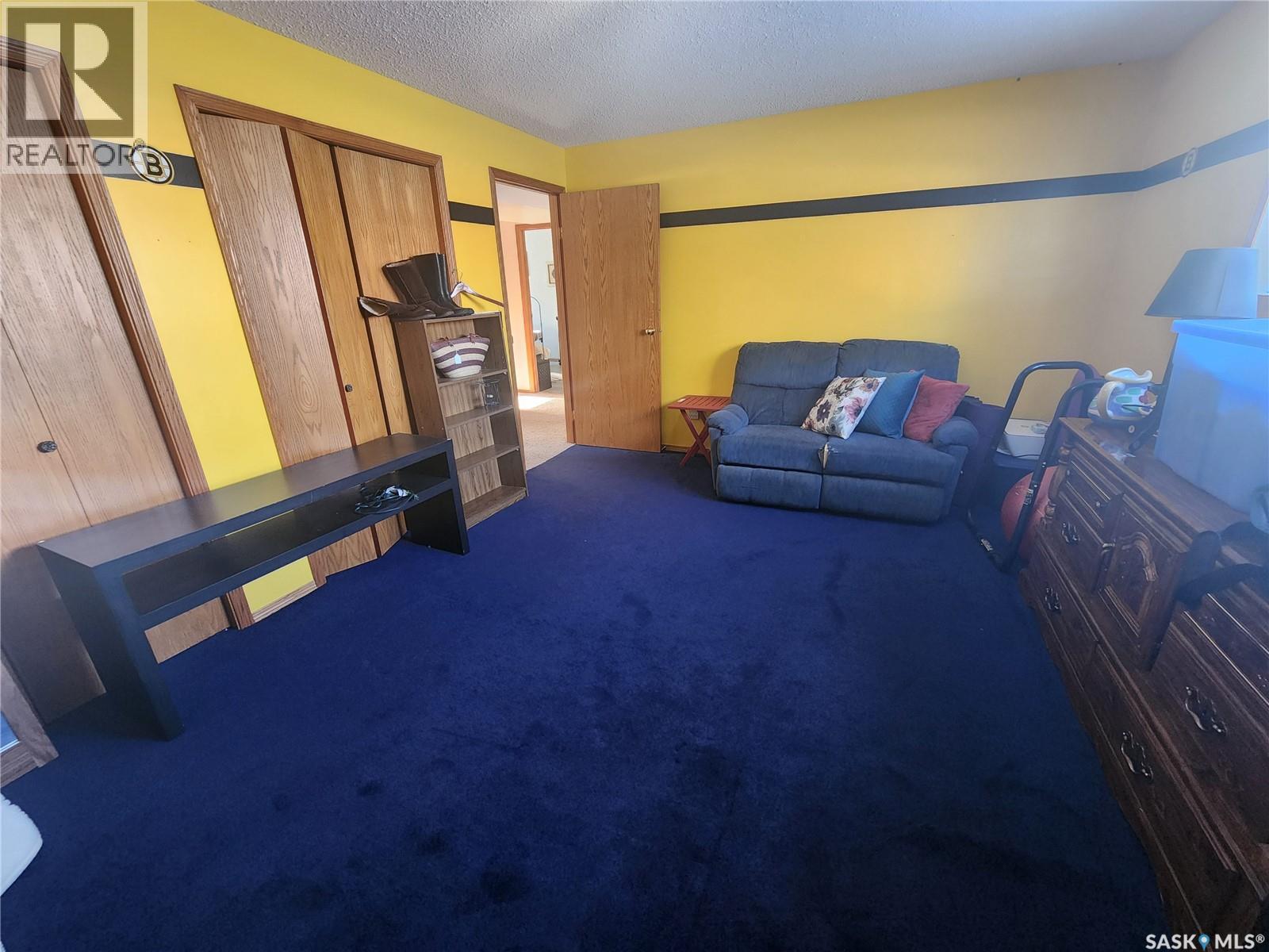 115 Carson Bay, Lampman, SK - Indoor