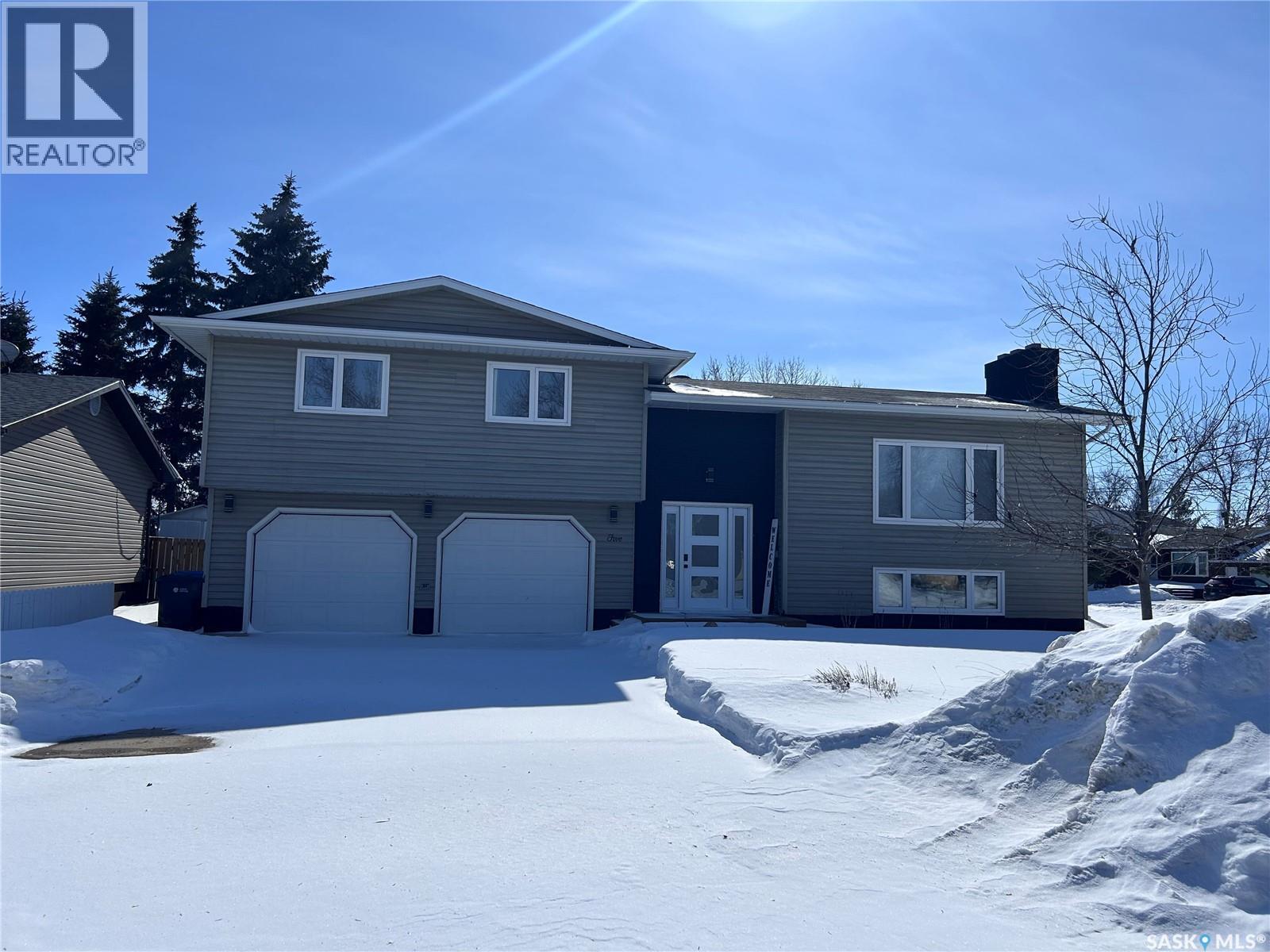 5 Souris Avenue, Redvers, SK - Outdoor