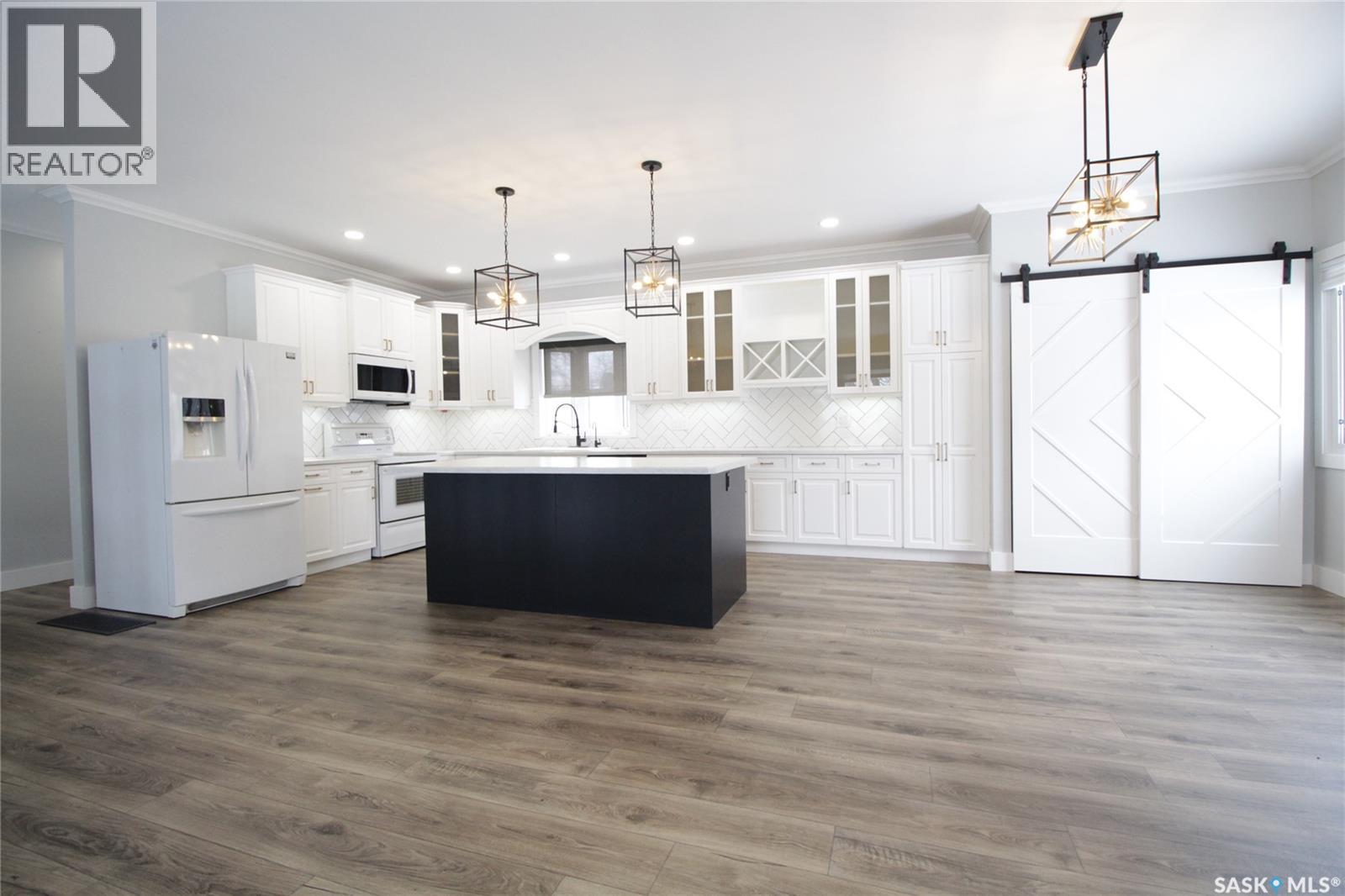 5 Souris Avenue, Redvers, SK - Indoor Photo Showing Kitchen With Upgraded Kitchen