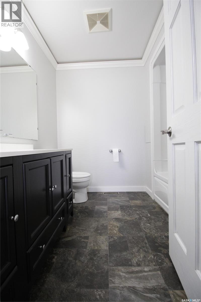 5 Souris Avenue, Redvers, SK - Indoor Photo Showing Bathroom