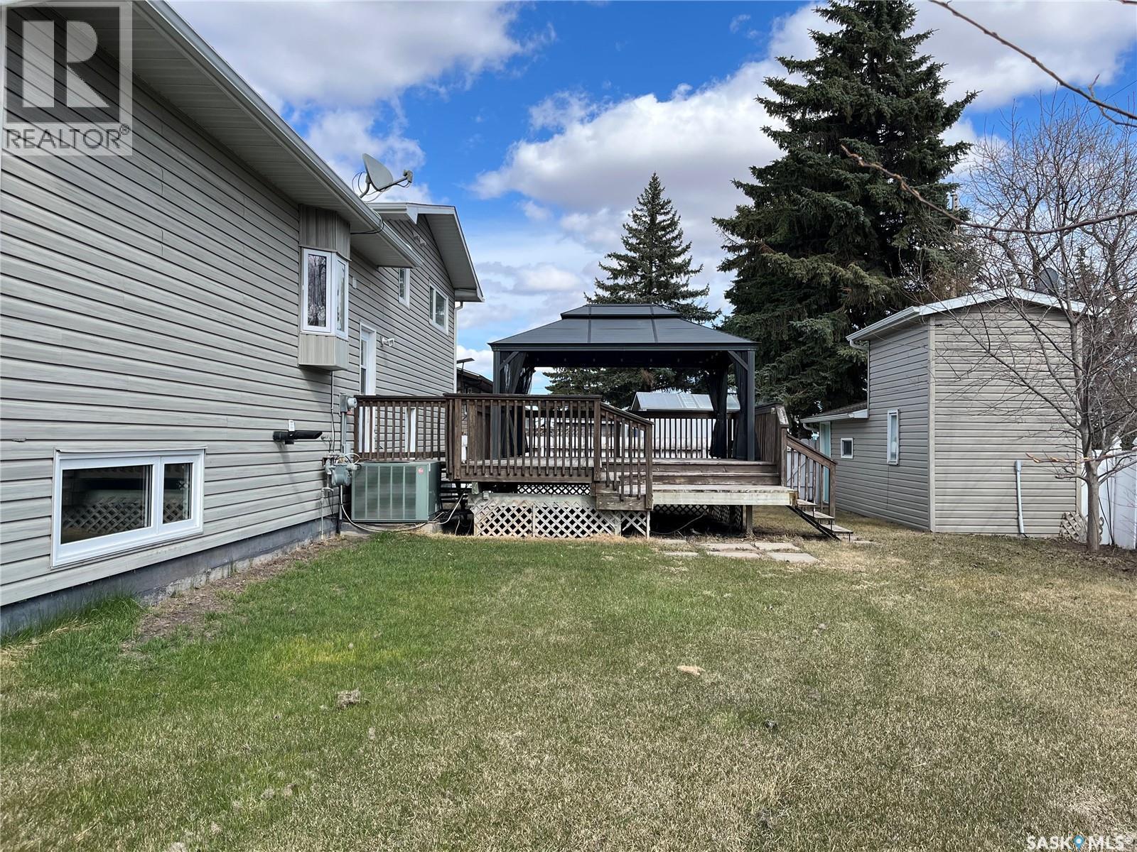 5 Souris Avenue, Redvers, SK - Outdoor With Deck Patio Veranda With Exterior