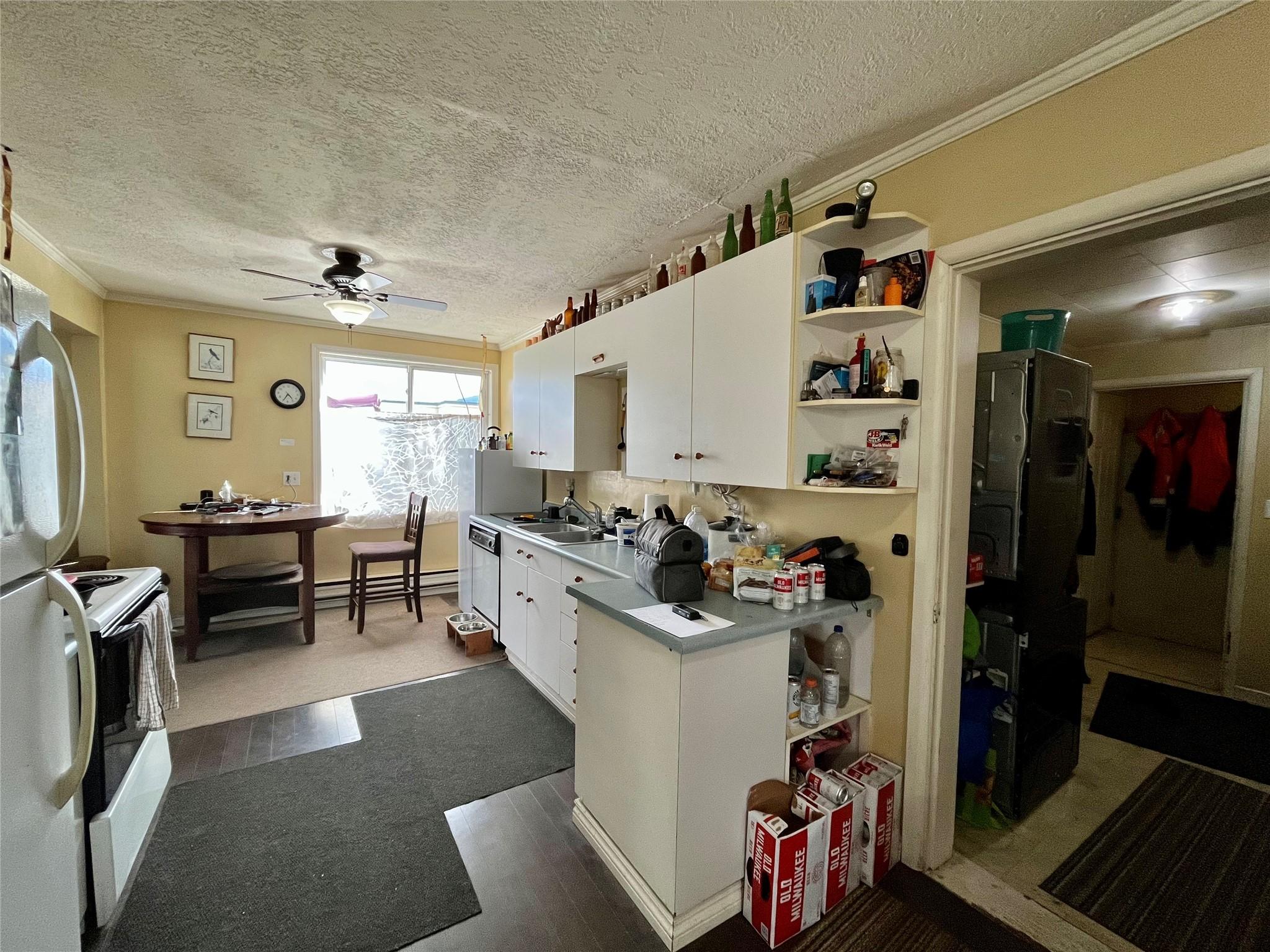302 6Th Avenue, Nakusp, BC - Indoor