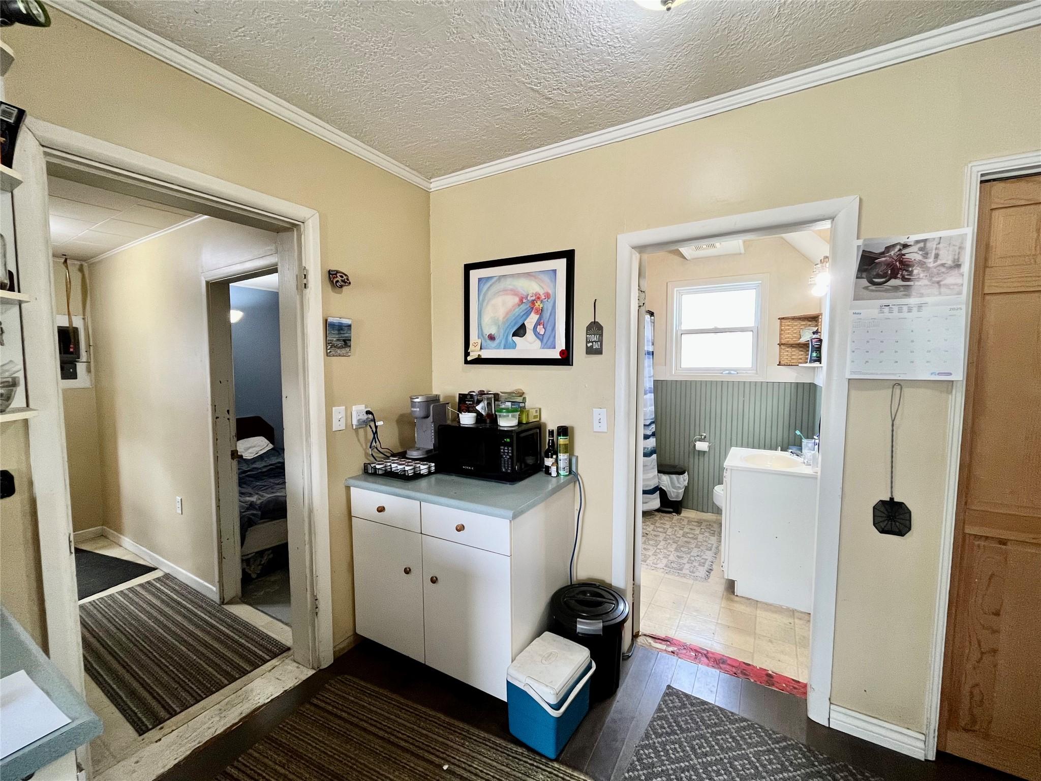 302 6Th Avenue, Nakusp, BC - Indoor Photo Showing Other Room