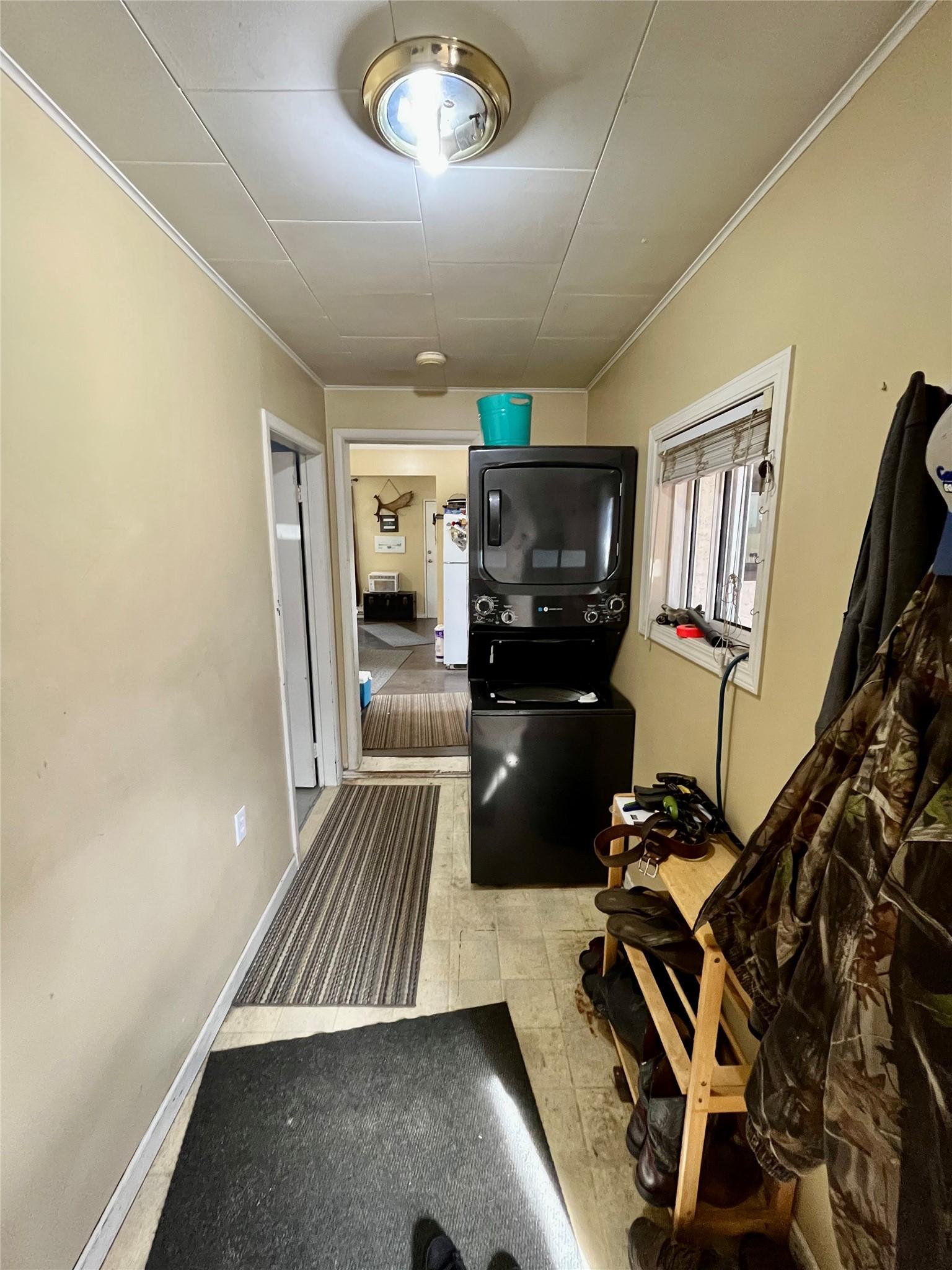 302 6Th Avenue, Nakusp, BC - Indoor Photo Showing Other Room