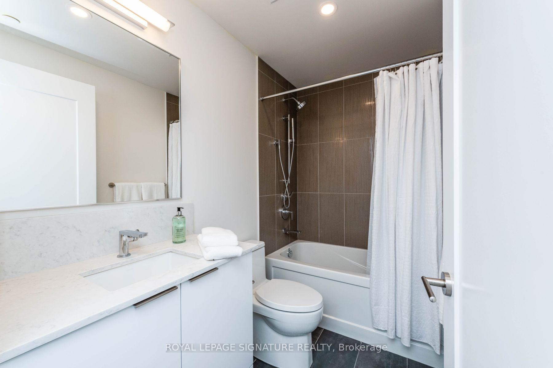 5006-28 Freeland Street, Toronto, ON - Indoor Photo Showing Bathroom