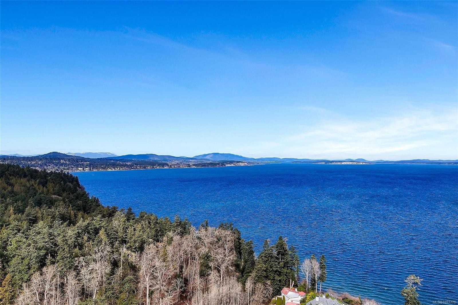 1-1559 Ash Rd, Saanich, BC