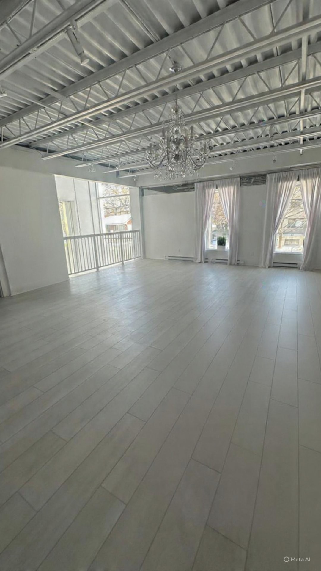 Commerce - 1795 Rue De Salaberry, Montréal (Ahuntsic-Cartierville), QC - Indoor Photo Showing Other Room