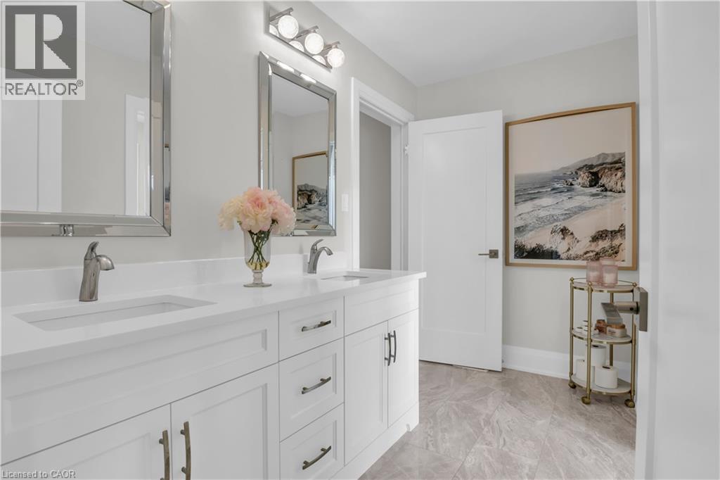 908 Fall Harvest Court, Kitchener, ON - Indoor Photo Showing Bathroom