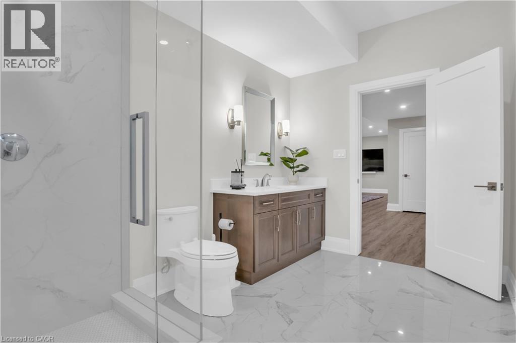 908 Fall Harvest Court, Kitchener, ON - Indoor Photo Showing Bathroom