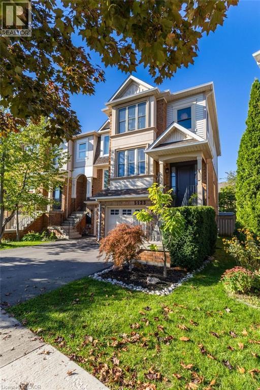 5123 Dryden Avenue, Burlington, ON - Outdoor With Facade