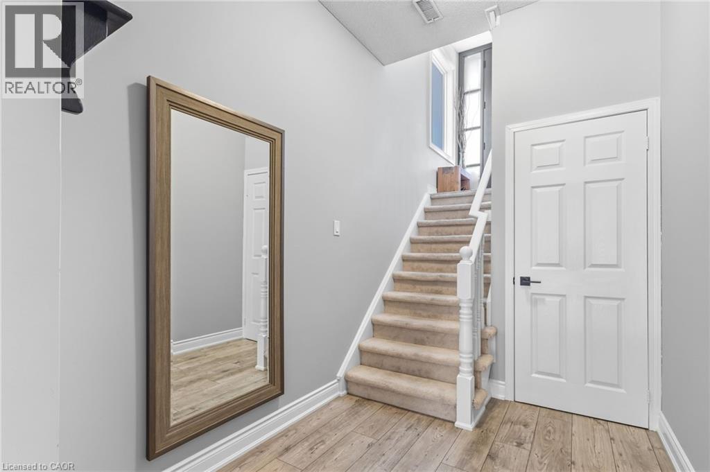 5123 Dryden Avenue, Burlington, ON - Indoor Photo Showing Other Room