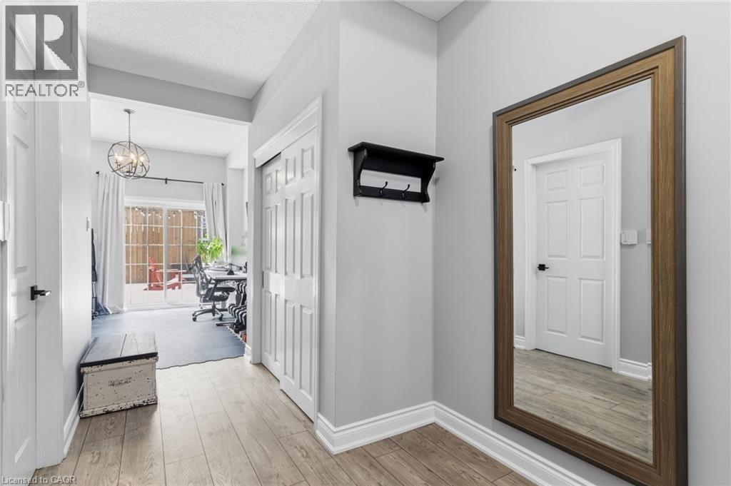 5123 Dryden Avenue, Burlington, ON - Indoor Photo Showing Other Room