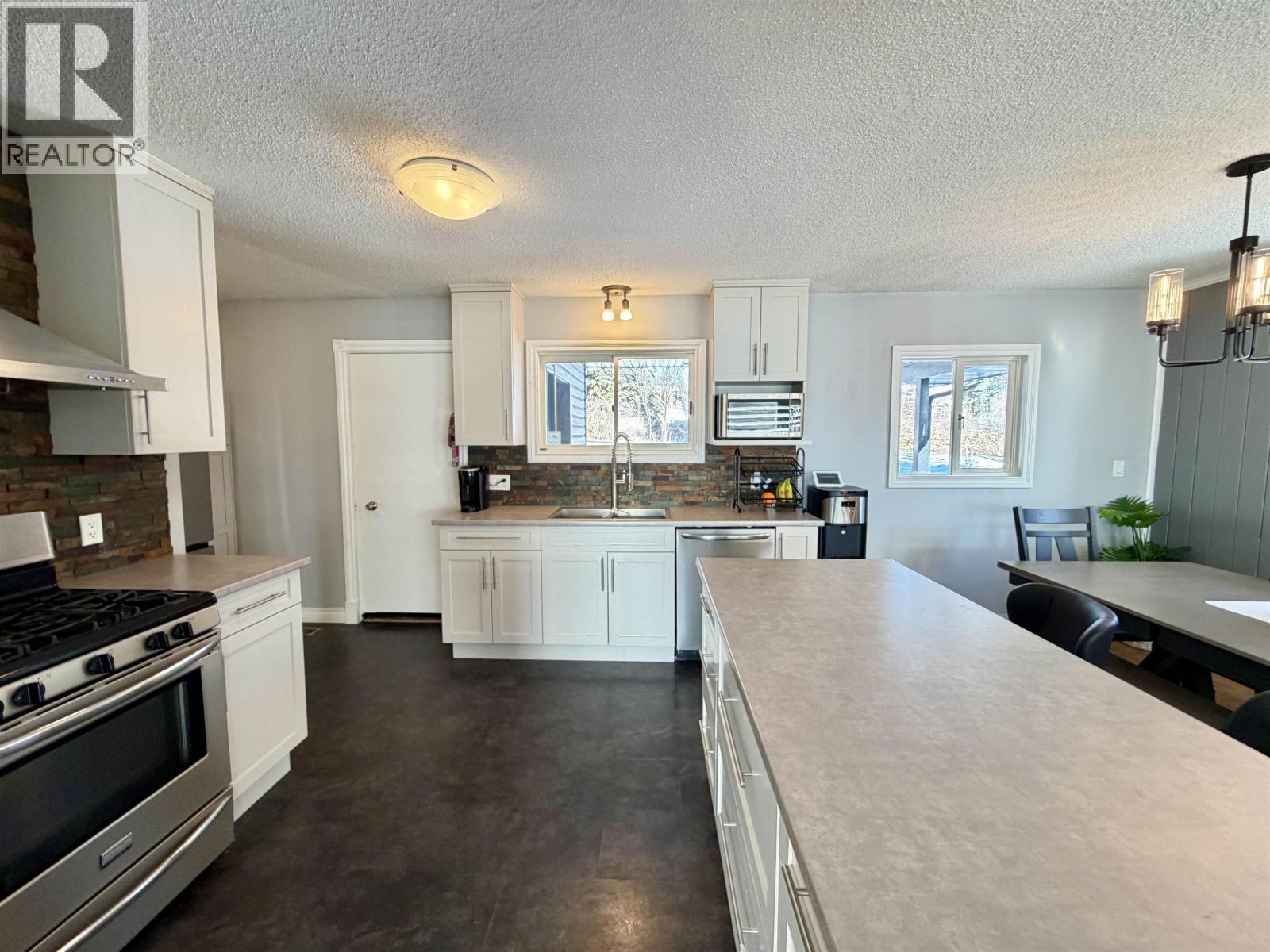 864 Old Loop Road, Vanderhoof, BC - Indoor Photo Showing Kitchen
