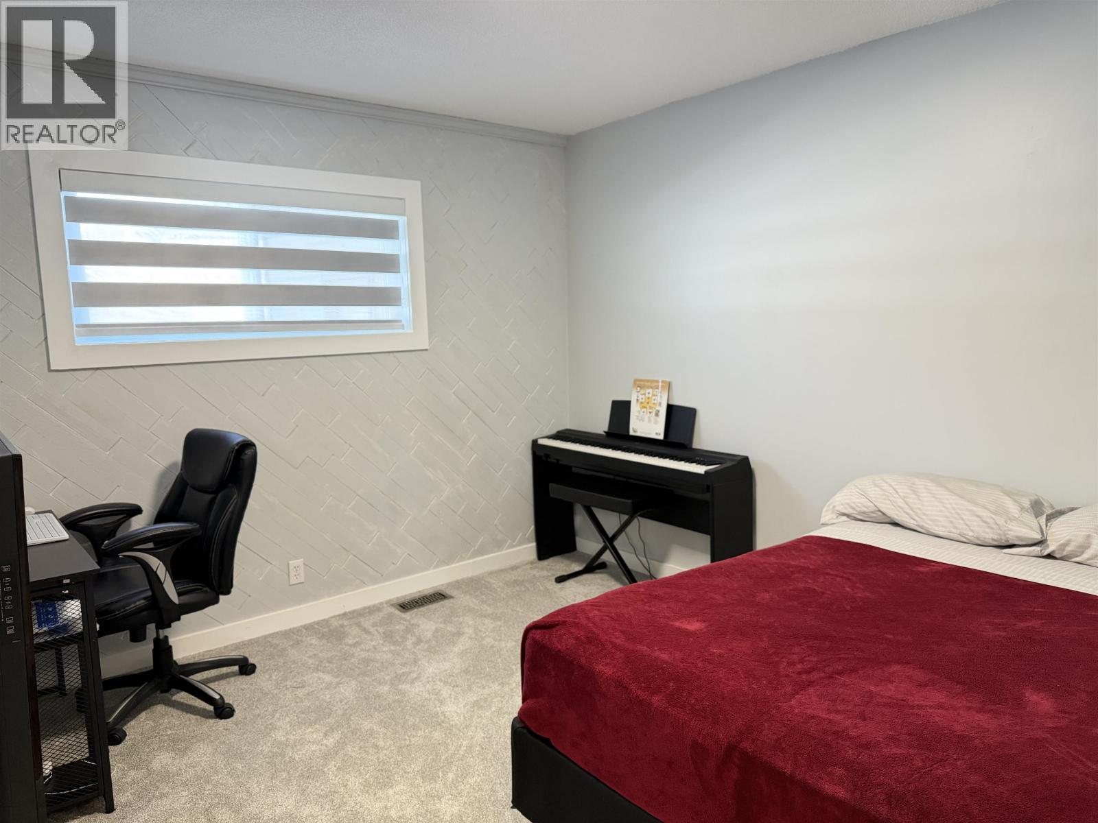 864 Old Loop Road, Vanderhoof, BC - Indoor Photo Showing Bedroom