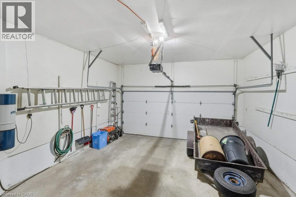 639 Rexford Drive, Hamilton, ON - Indoor Photo Showing Garage