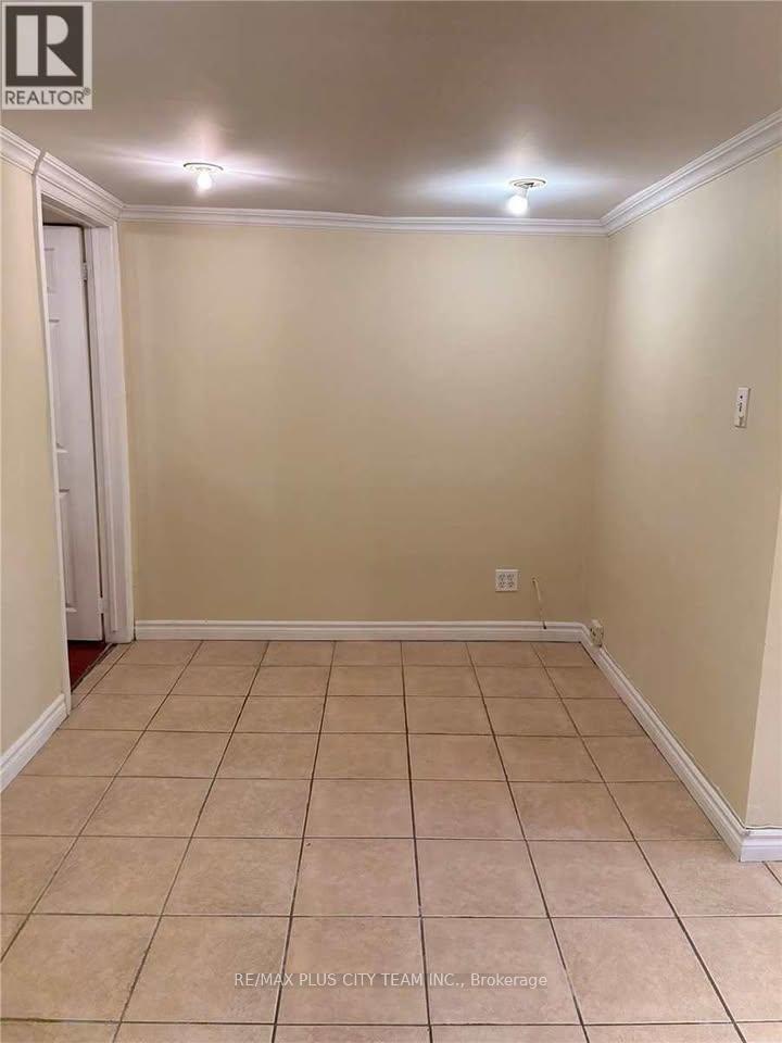 B - 1745 Bathurst Street, Toronto, ON - Indoor Photo Showing Other Room