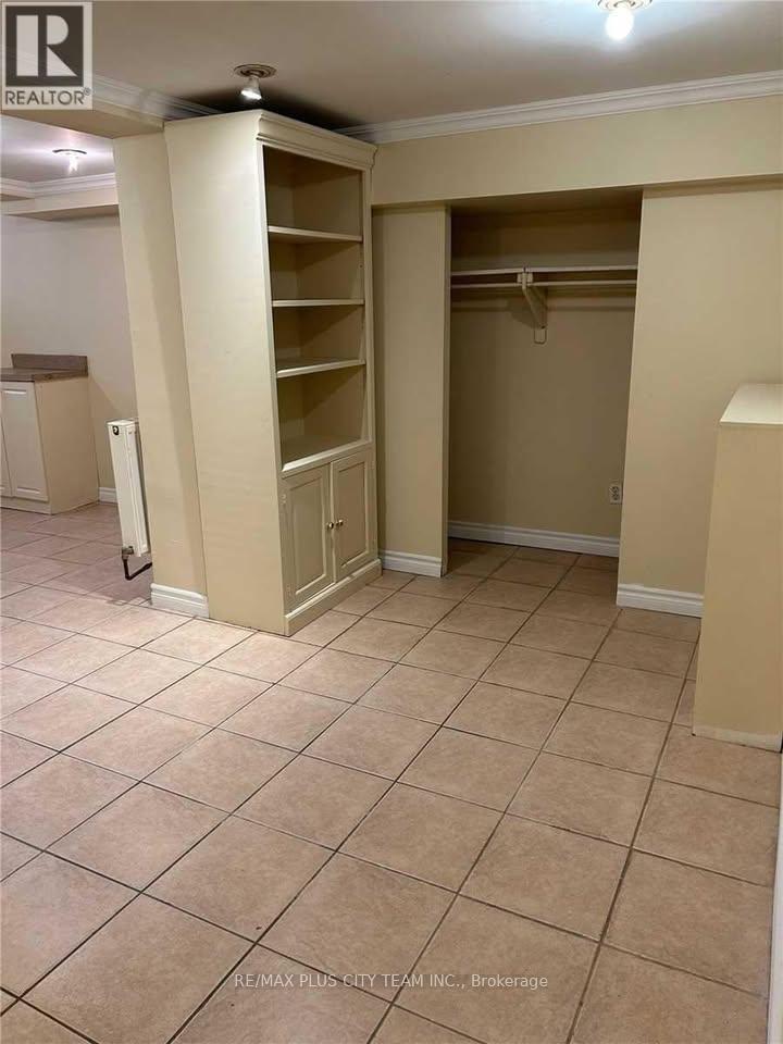 B - 1745 Bathurst Street, Toronto, ON - Indoor Photo Showing Other Room