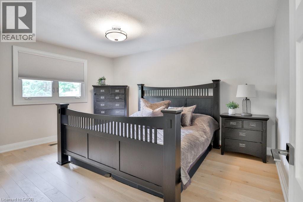 3354 Bristol Drive, Burlington, ON - Indoor Photo Showing Bedroom