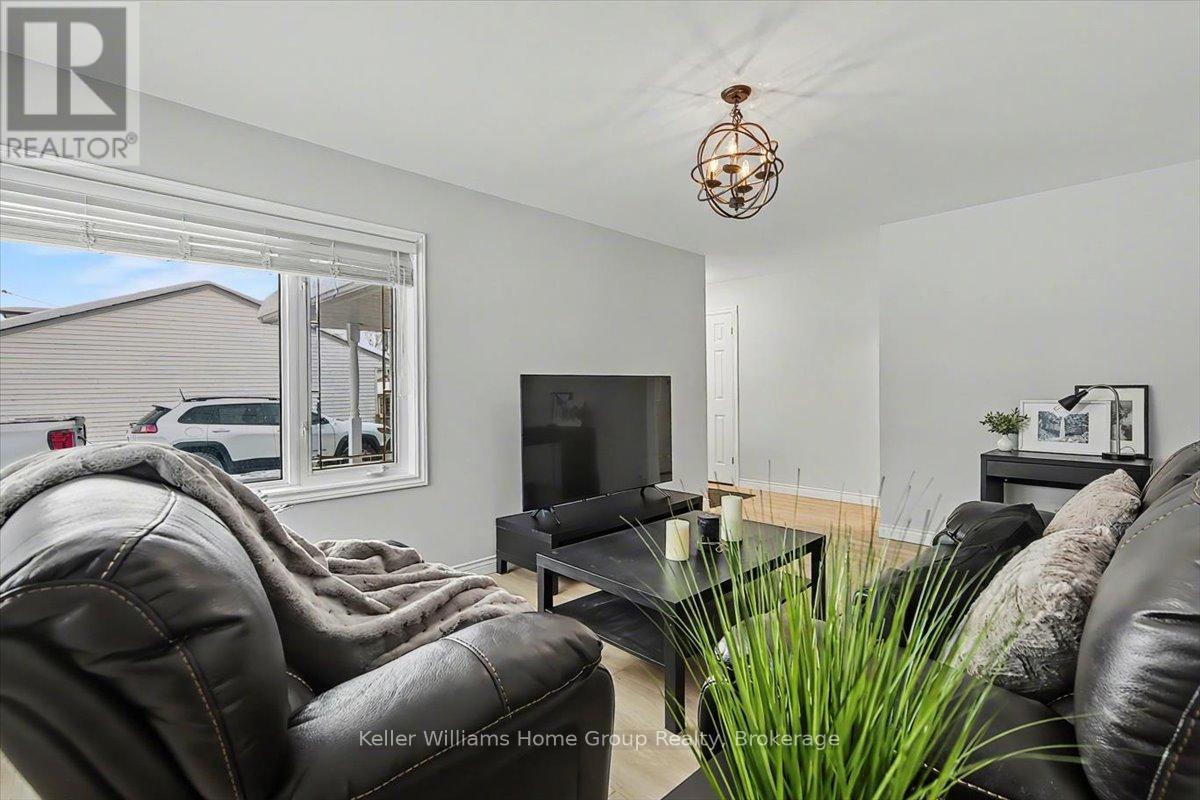 1520 Concession Road, Cambridge, ON - Indoor