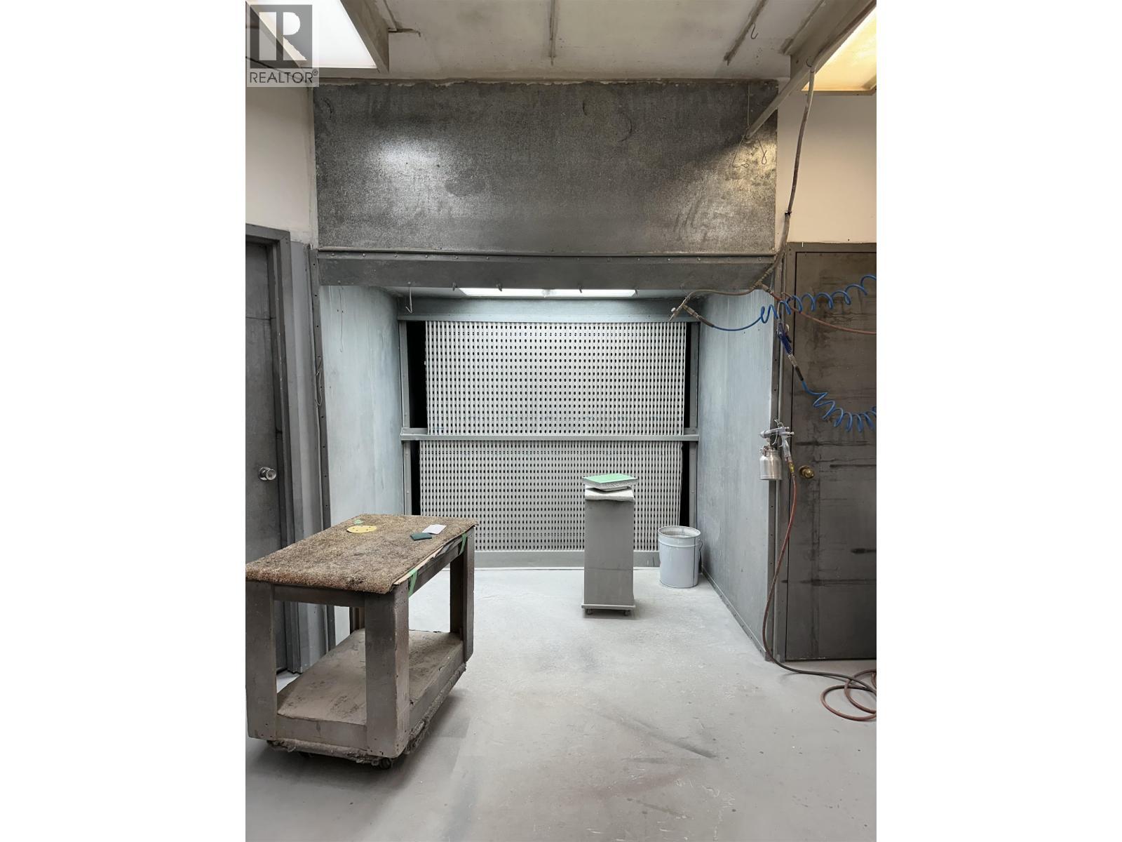 2 259 E 1St Street, North Vancouver, BC