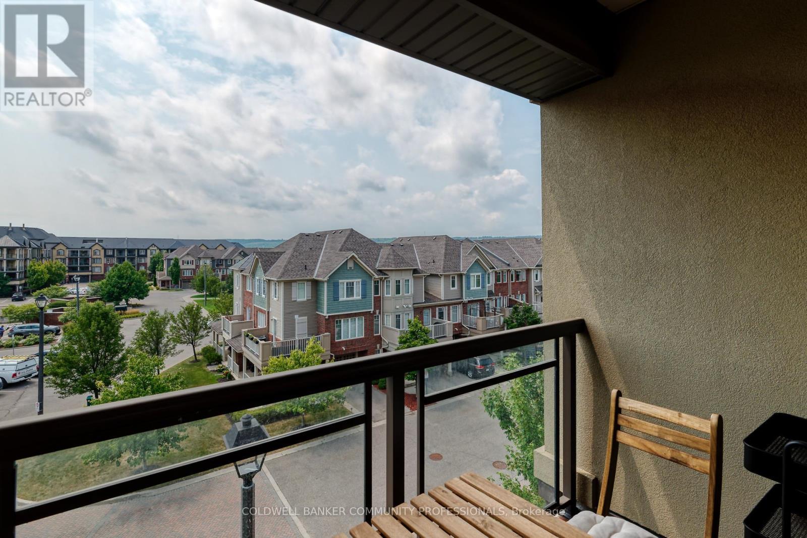 404 - 3060 Rotary Way, Burlington, ON - Outdoor With Balcony With Exterior