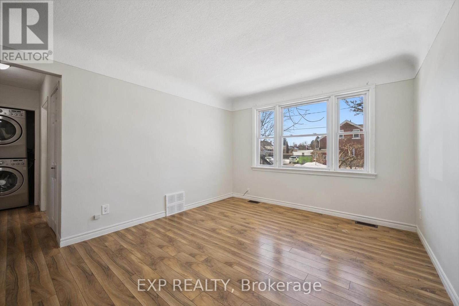 253 Sydney Street S, Kitchener, ON - Indoor