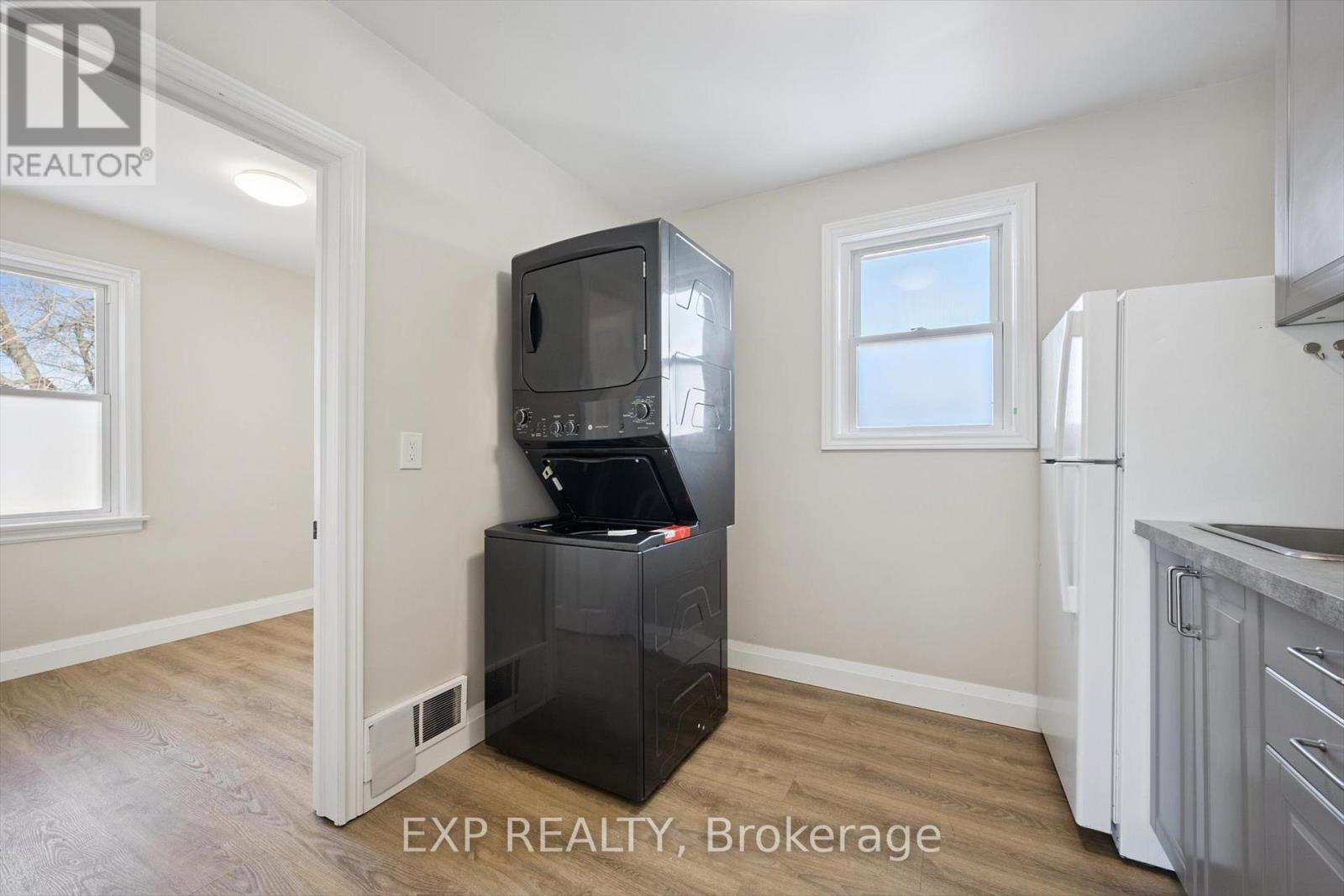 253 Sydney Street S, Kitchener, ON - Indoor