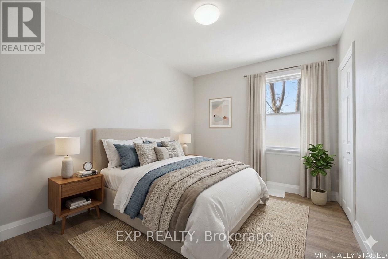 253 Sydney Street S, Kitchener, ON - Indoor Photo Showing Bedroom