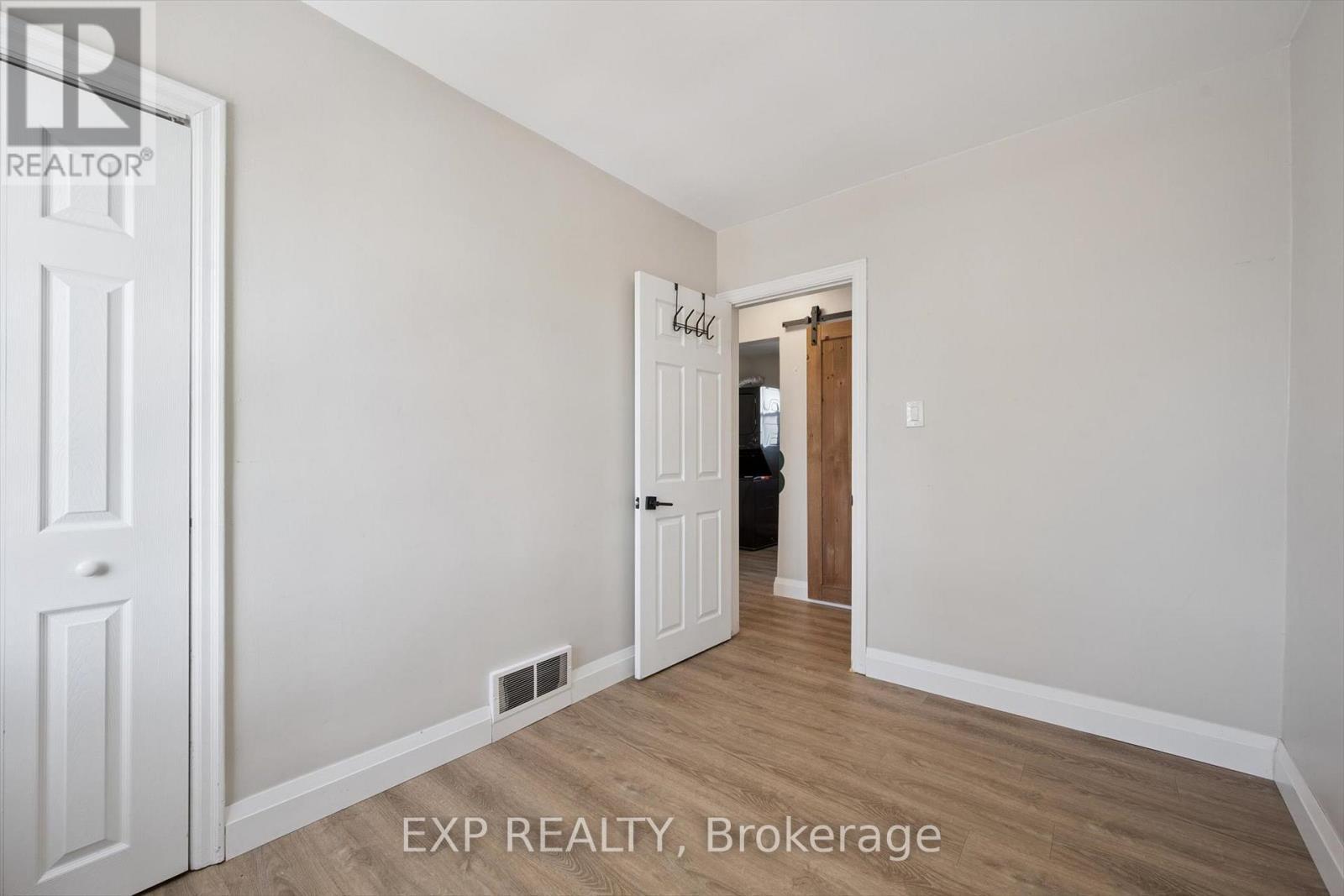 253 Sydney Street S, Kitchener, ON - Indoor Photo Showing Other Room